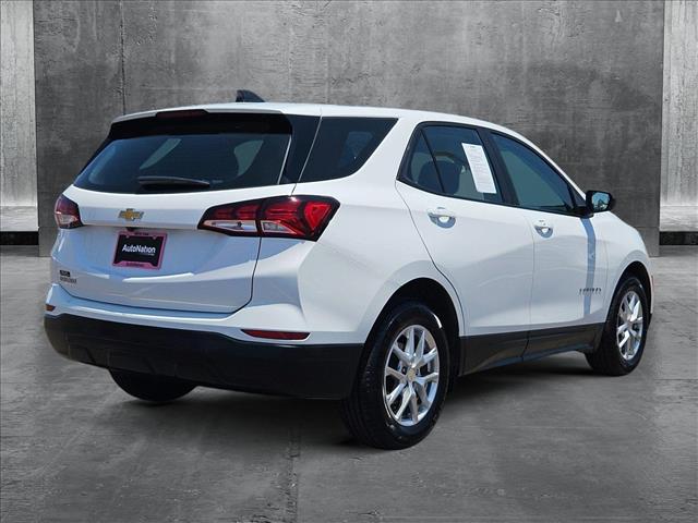 2023 Chevrolet Equinox LS photo 3
