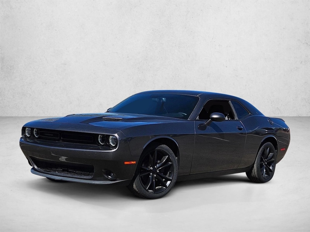 Used 2016 Dodge Challenger SXT 2dr Car