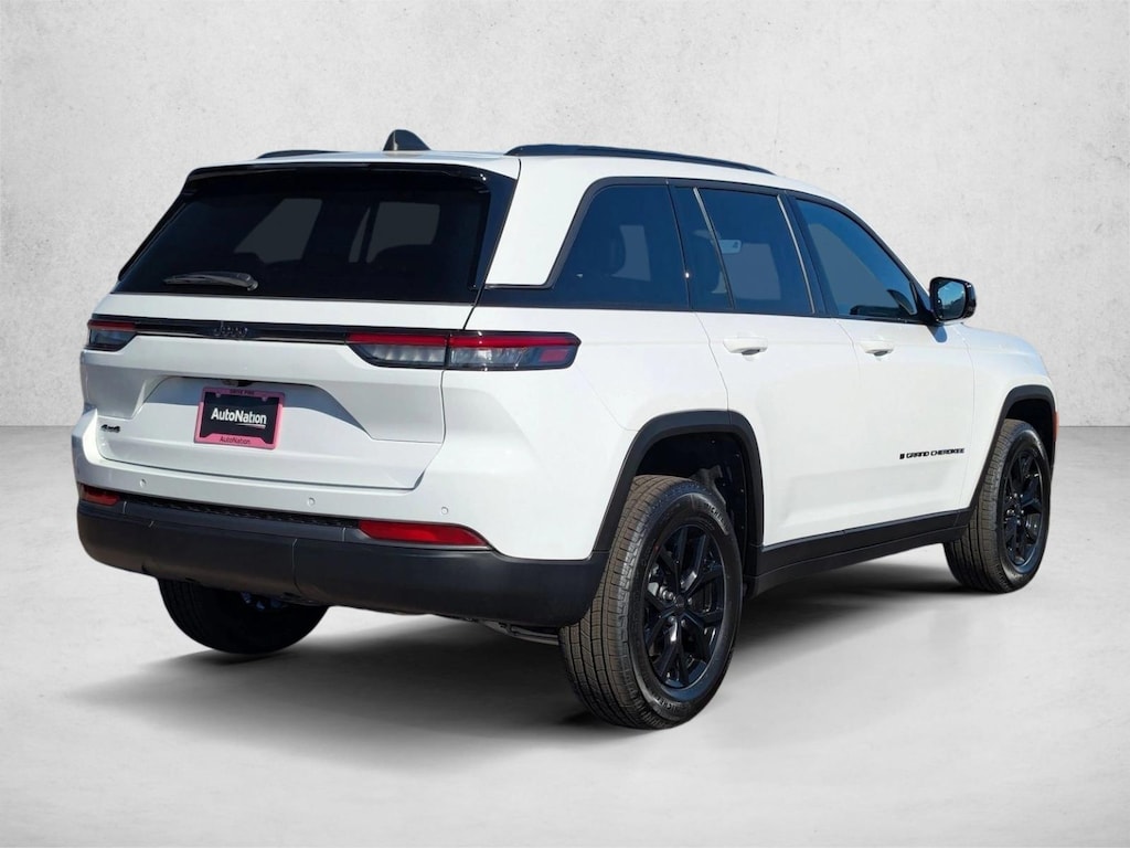 New 2026 Jeep Grand Cherokee Laredo Altitude SUV