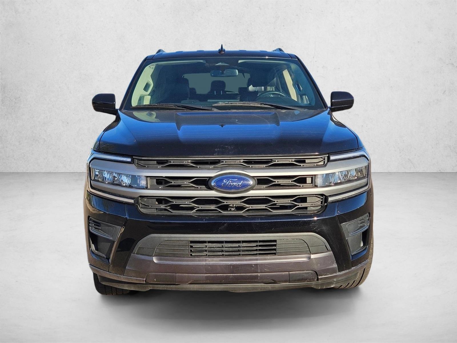 2024 Ford Expedition MAX XLT photo 2