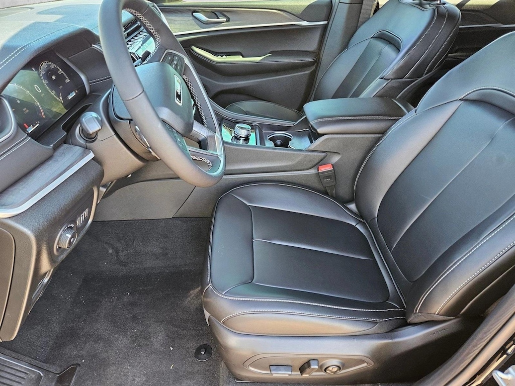 New 2025 Jeep Grand Cherokee Limited SUV