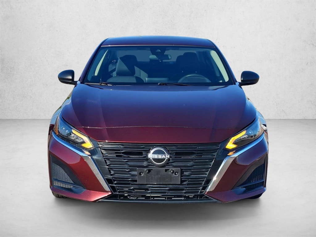 Used 2025 Nissan Altima SV 4dr Car