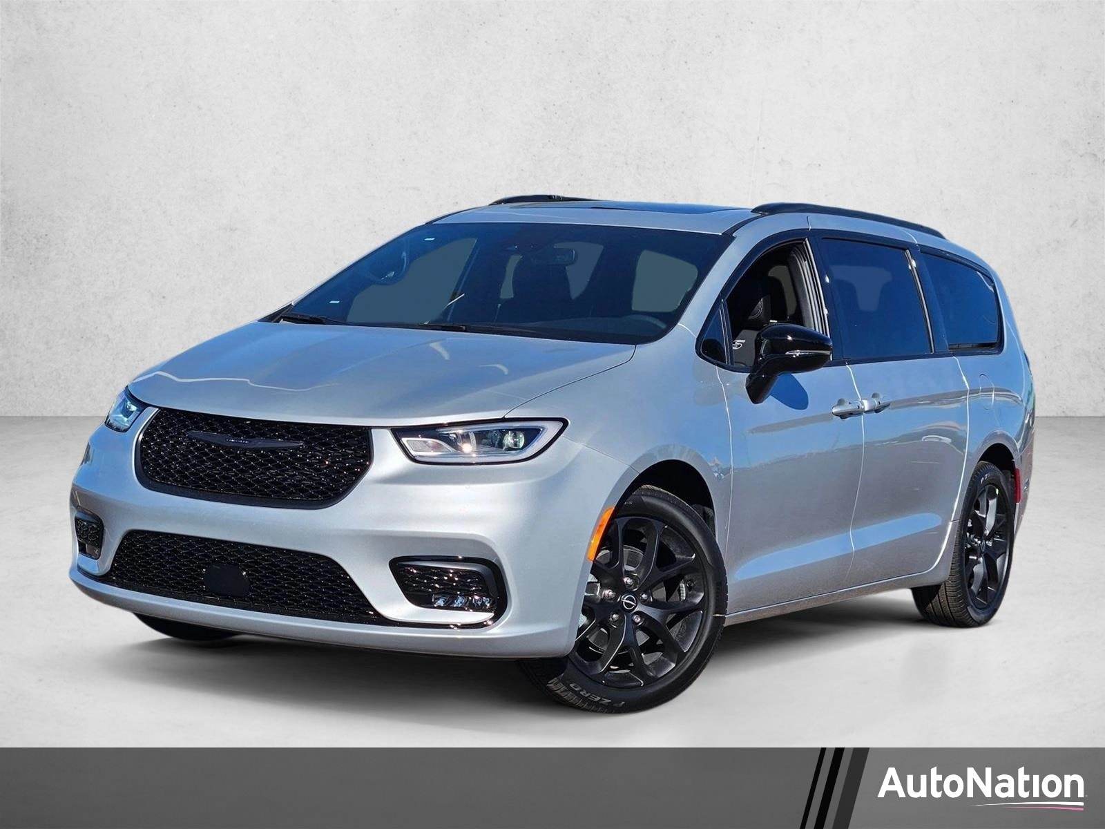 2026 Chrysler Pacifica Limited's photo