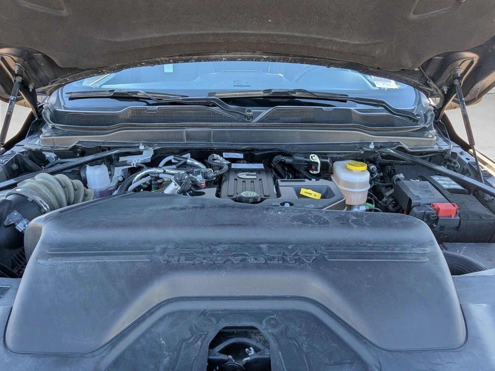 2025 RAM 3500 Tradesman - Photo 16