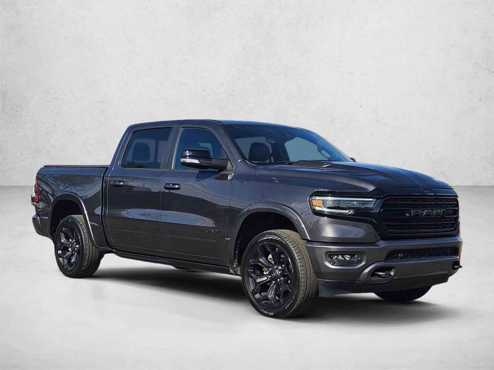 2022 Ram 1500 Limited photo 3