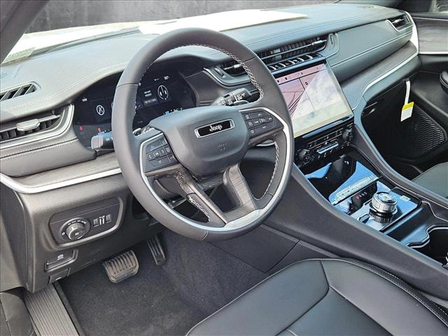 2025 Jeep Grand Cherokee L photo 3
