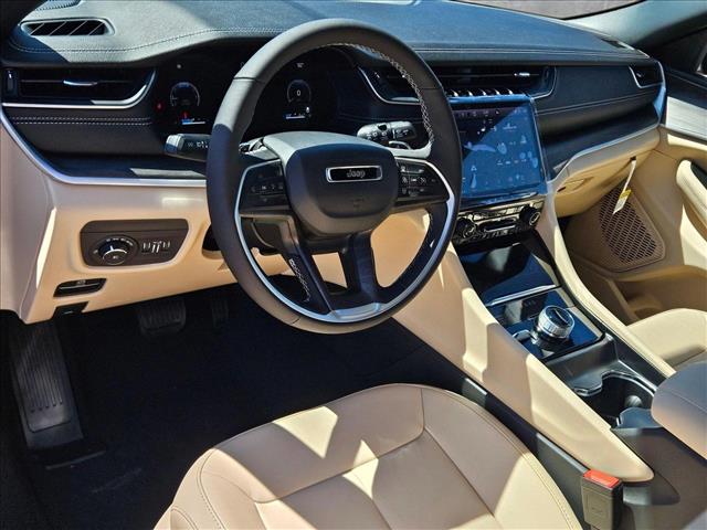 2025 Jeep Grand Cherokee L photo 3