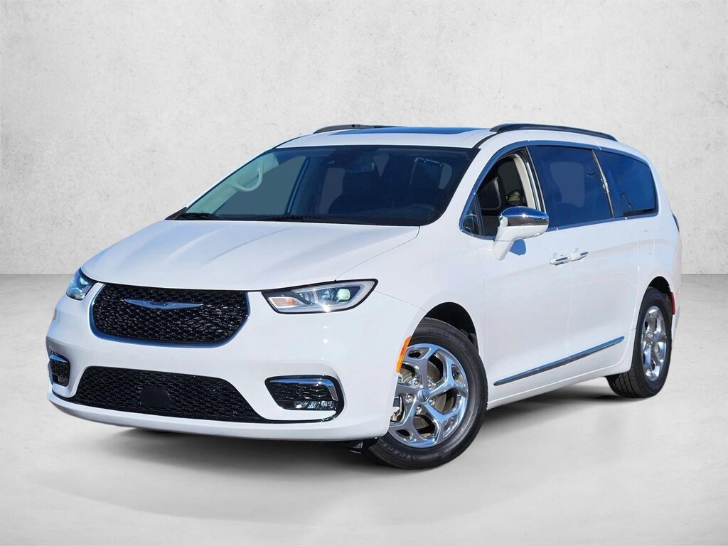 Used 2022 Chrysler Pacifica Limited Mini-van Passenger