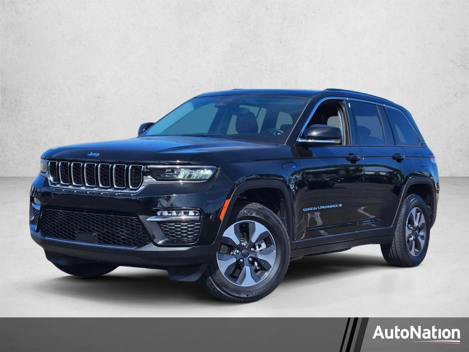 2022 Jeep Grand Cherokee 4xe 4x4's photo