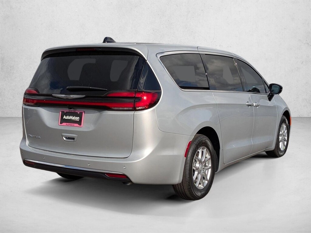 New 2026 Chrysler Pacifica Select Van Passenger Van