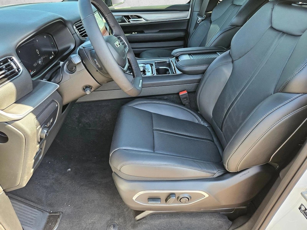 New 2025 Jeep Wagoneer Series II Carbide SUV