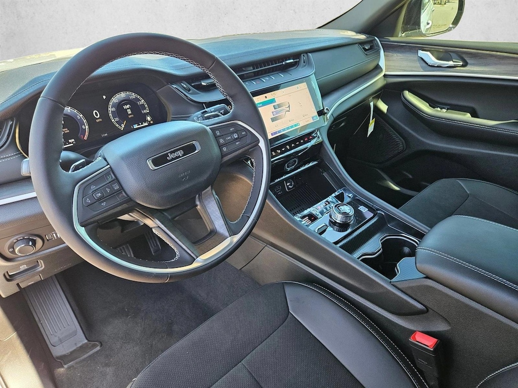 New 2026 Jeep Grand Cherokee Laredo Altitude SUV