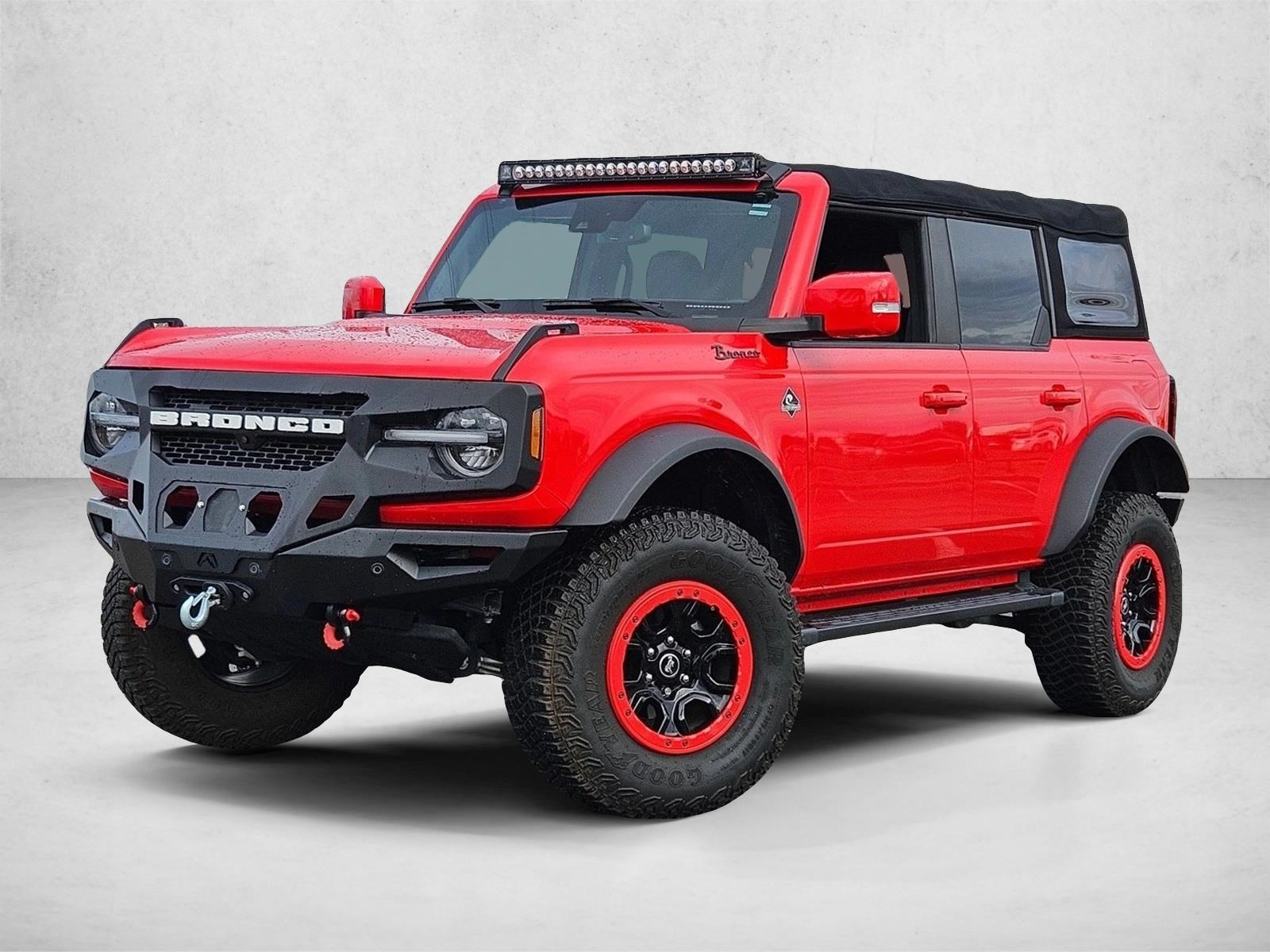2022 Ford Bronco 4-Door Outer Banks's photo