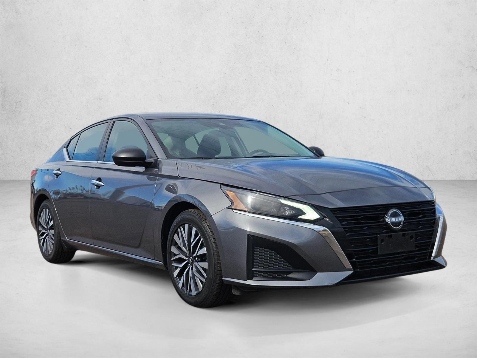 2024 Nissan Altima 2.5 SV photo 3