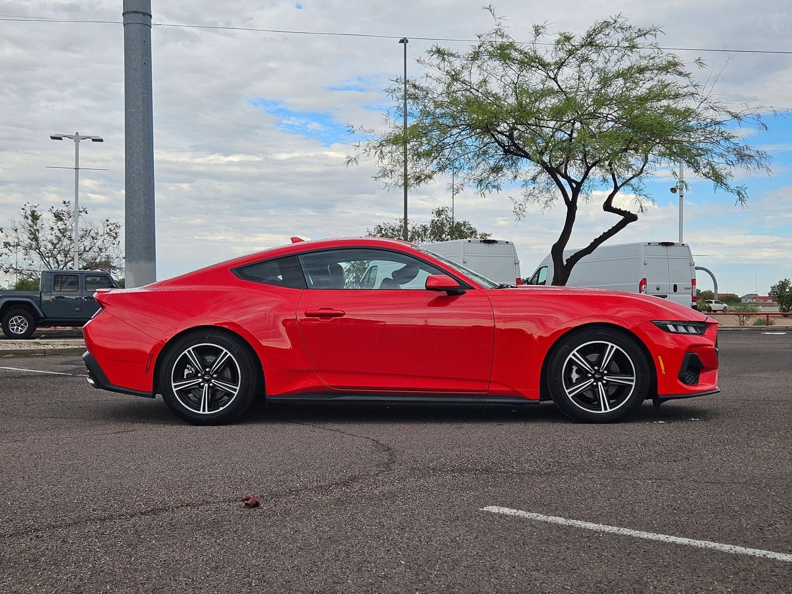 2024 Ford Mustang EcoBoost Premium photo 4