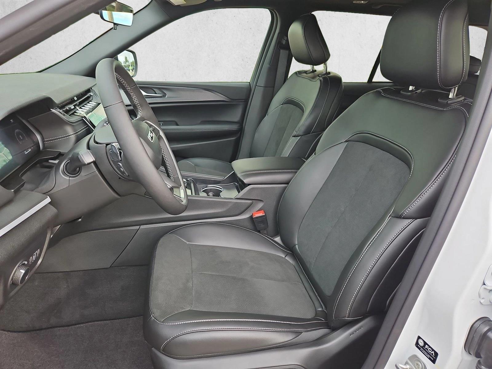 New 2027 Jeep Grand Cherokee Laredo X SUV