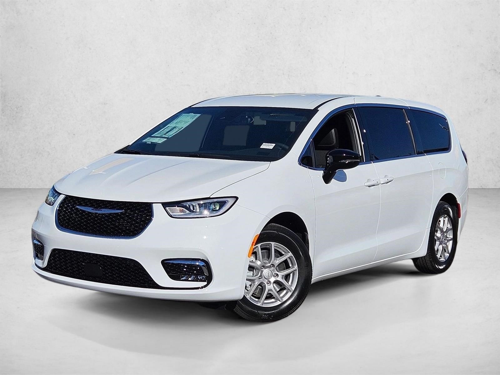 2026 Chrysler Pacifica Select's photo