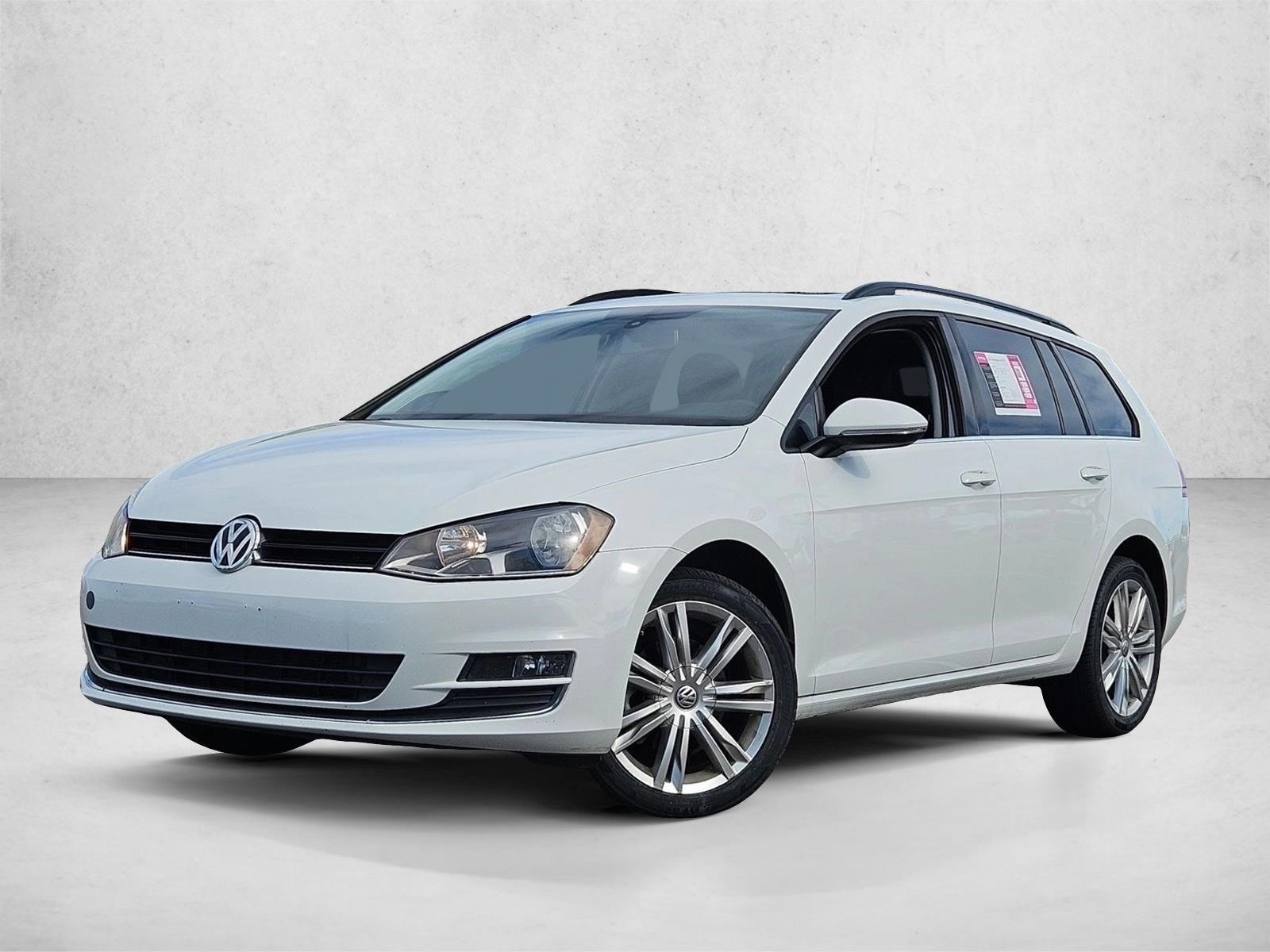 2015 Volkswagen Golf SportWagen TDI S's photo