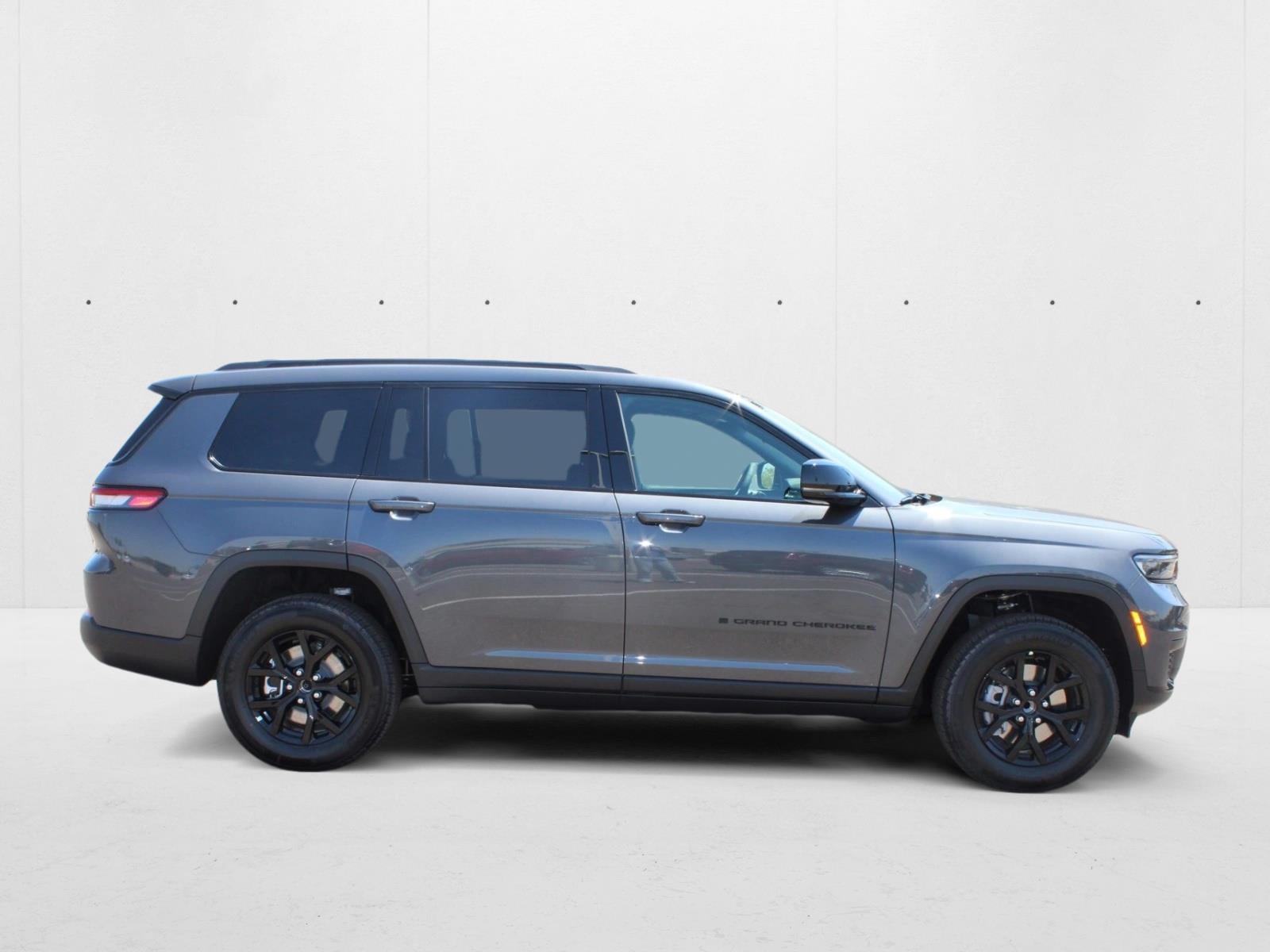 2025 Jeep Grand Cherokee Altitude X photo 4