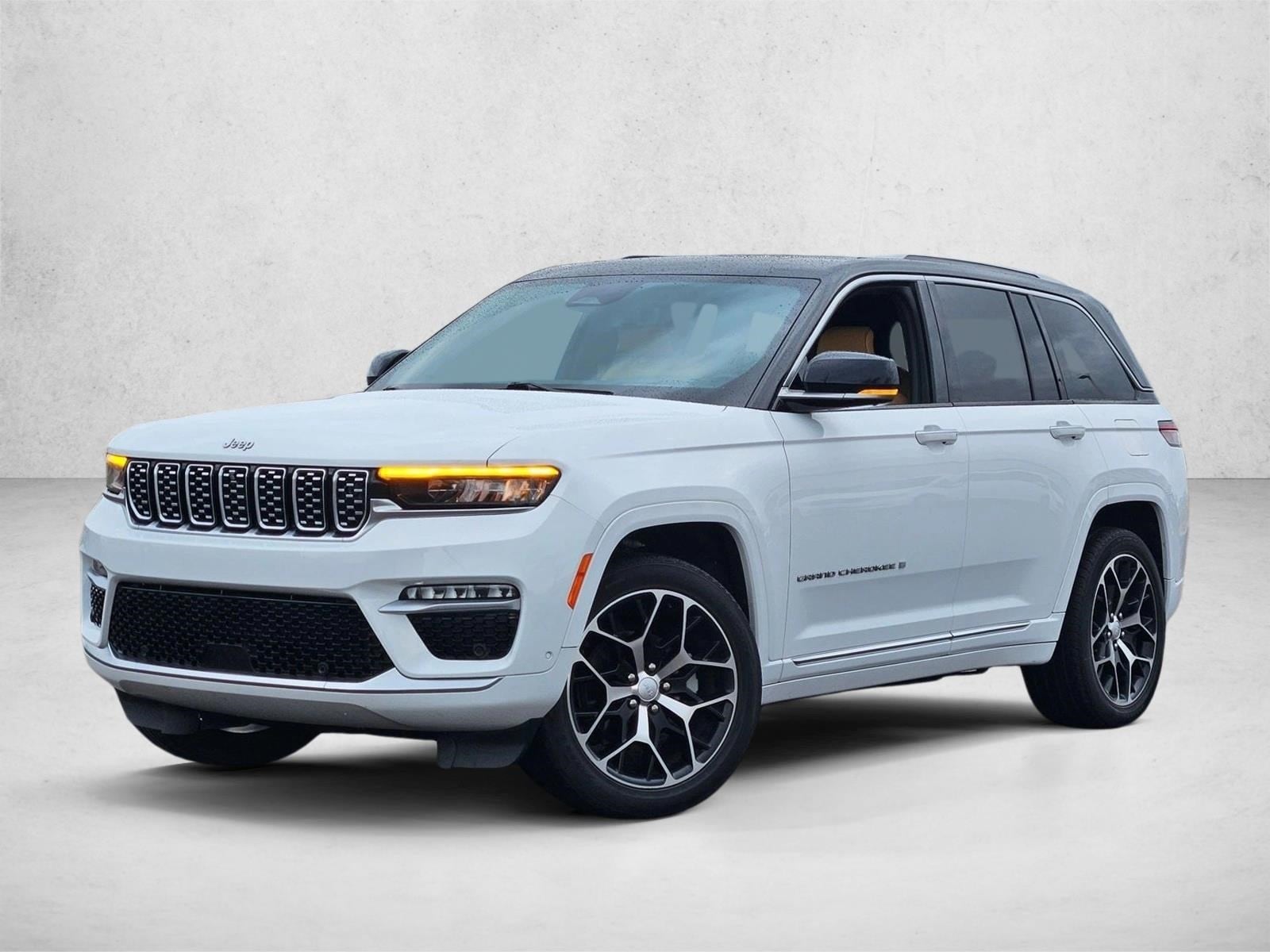 2023 Jeep Grand Cherokee Summit Reserve's photo
