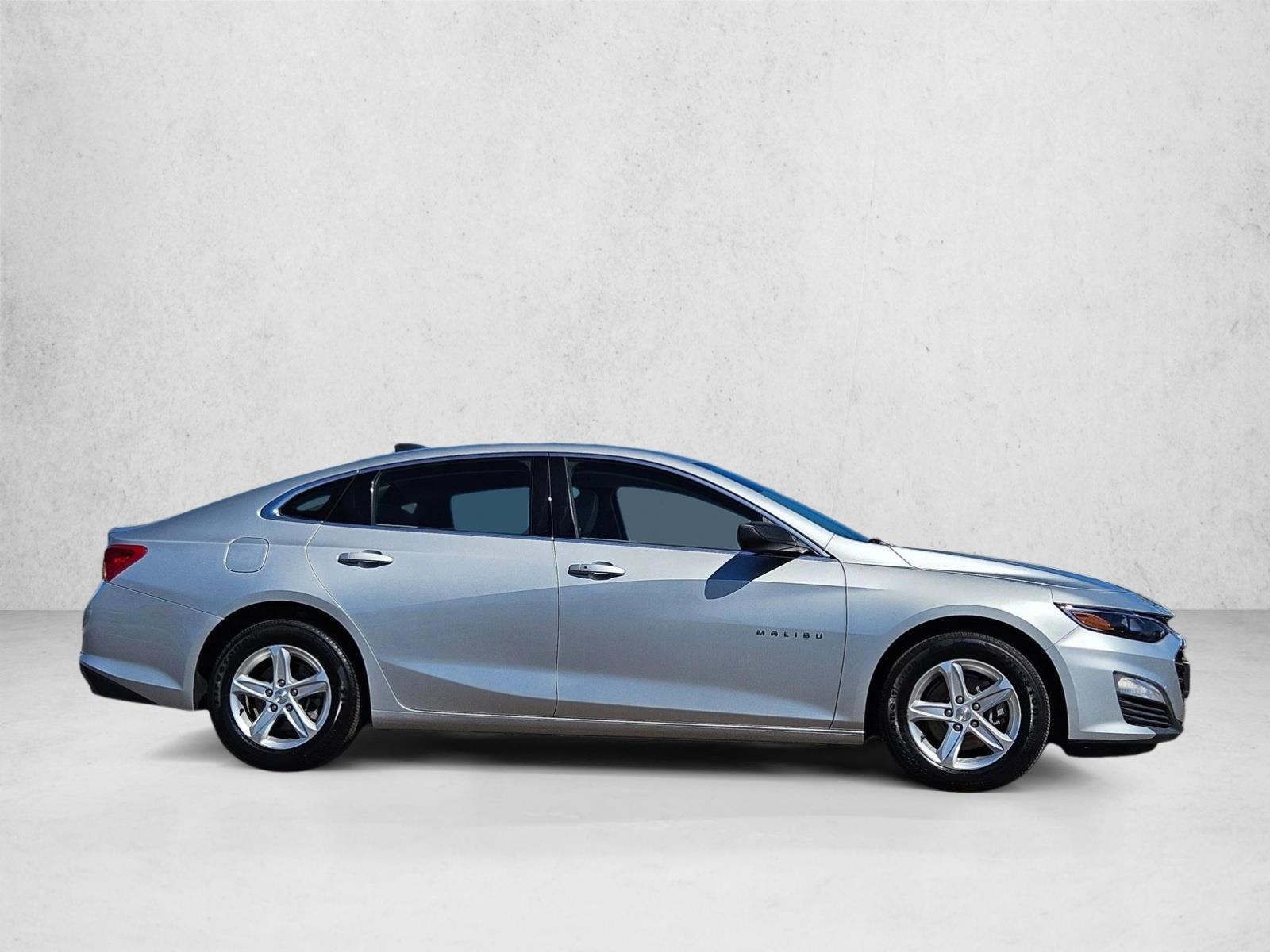 2020 Chevrolet Malibu LS photo 4