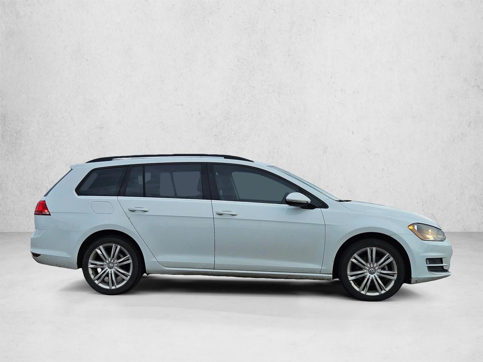 2015 Volkswagen Golf TDI S photo 3
