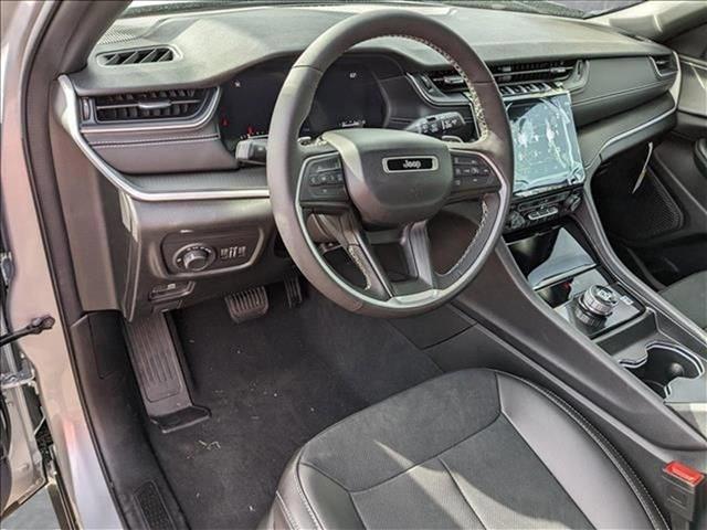 2024 Jeep Grand Cherokee Altitude photo 3