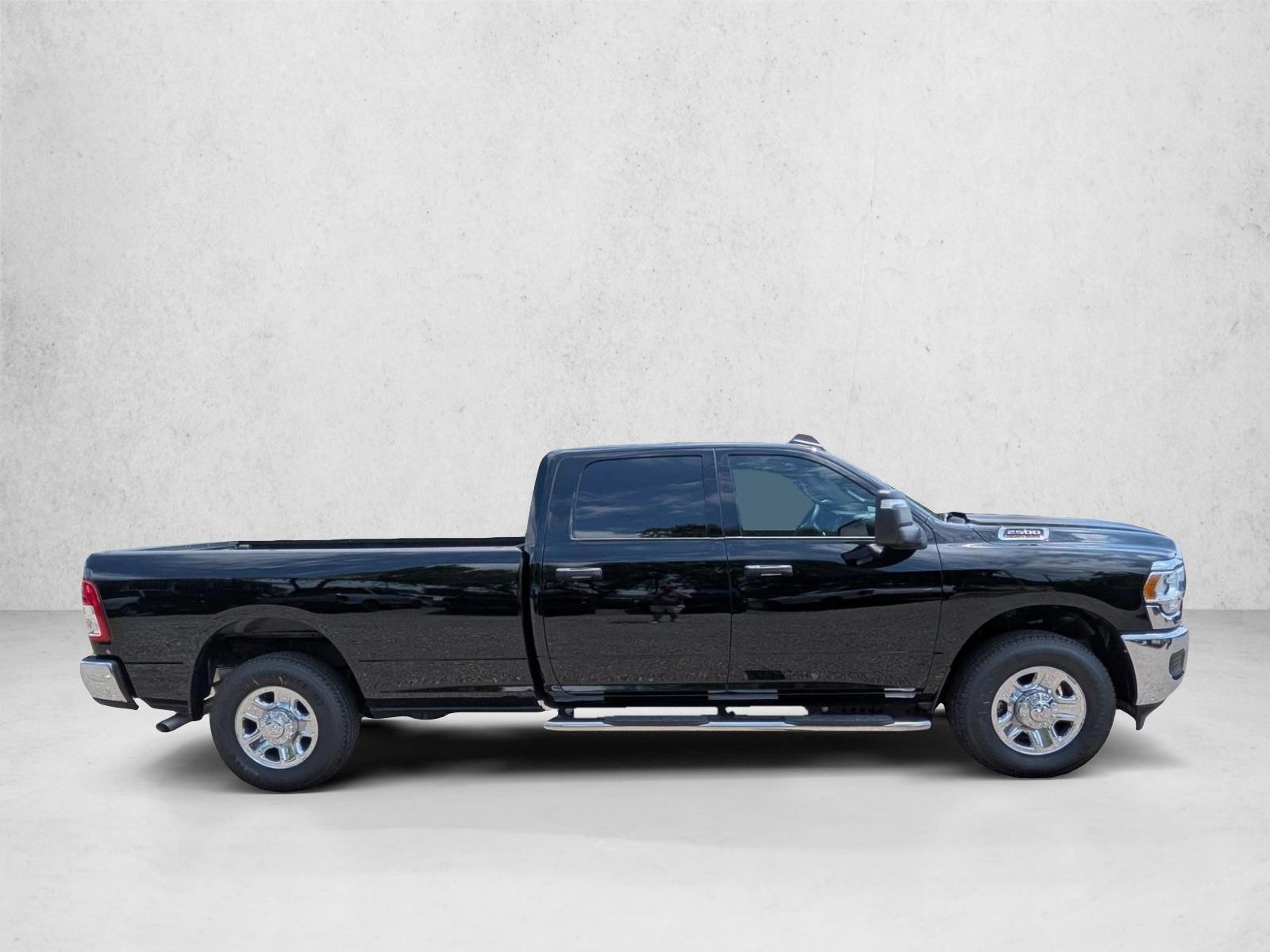 2024 Ram 2500 Tradesman photo 4