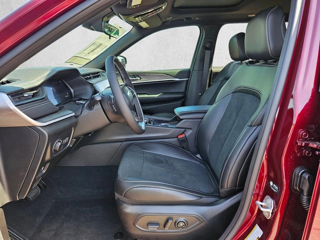 New 2026 Jeep Grand Cherokee Laredo Altitude SUV