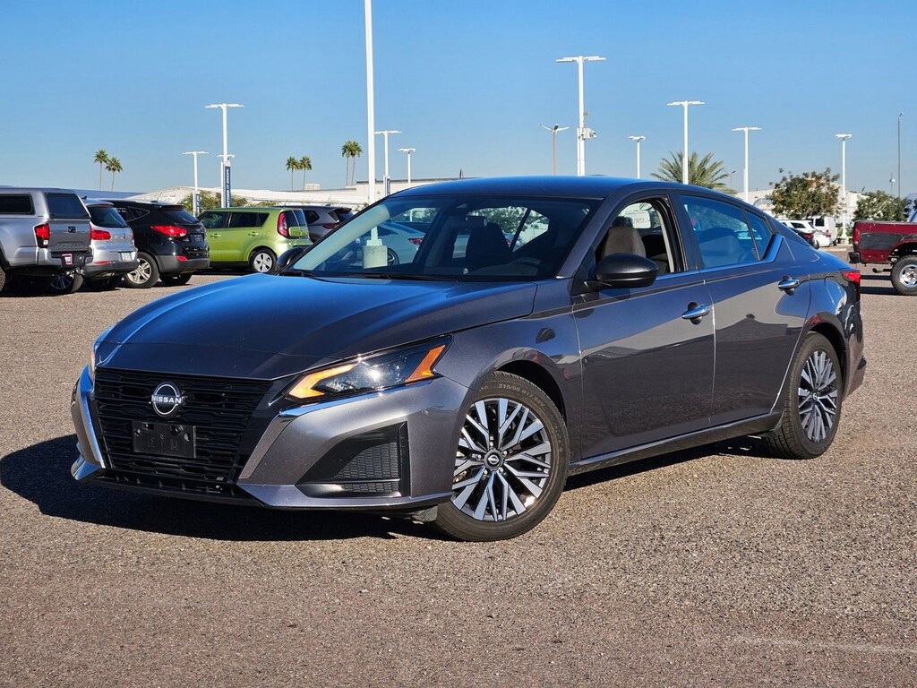 Used 2024 Nissan Altima 2.5 SV 4dr Car