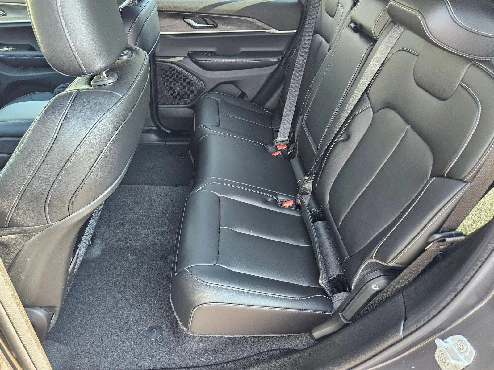 2025 Jeep Grand Cherokee Limited - Photo 15