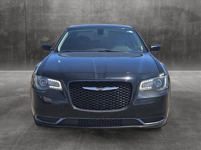 Used 2018 Chrysler 300 Touring with VIN 2C3CCARG5JH309118 for sale in Phoenix, AZ