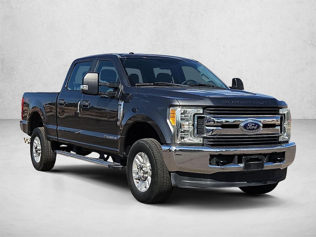 Used 2017 Ford F-250 XL Crew Cab Pickup