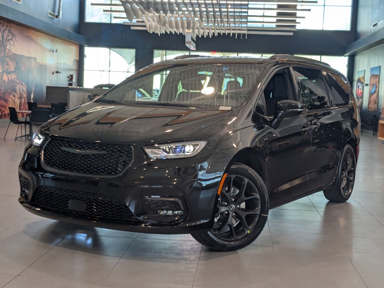 2026 Chrysler Pacifica Select's photo