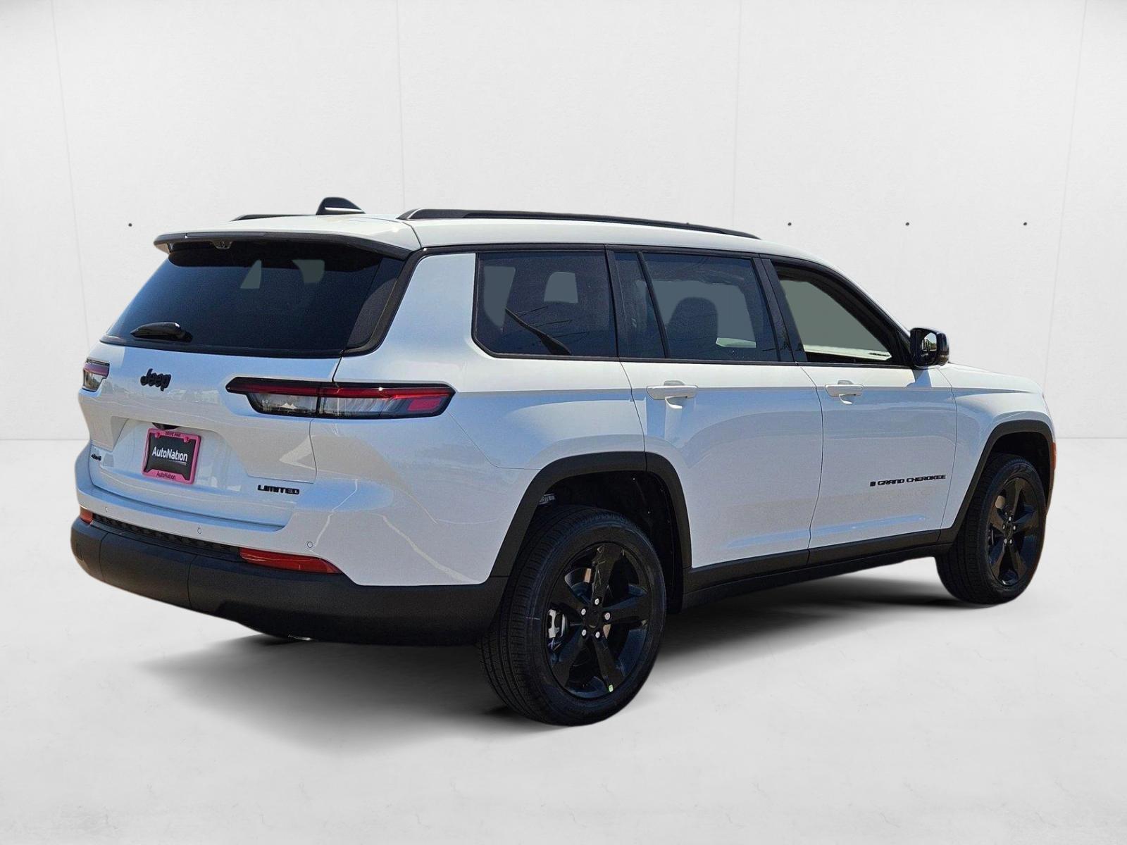 2025 Jeep Grand Cherokee Limited photo 2