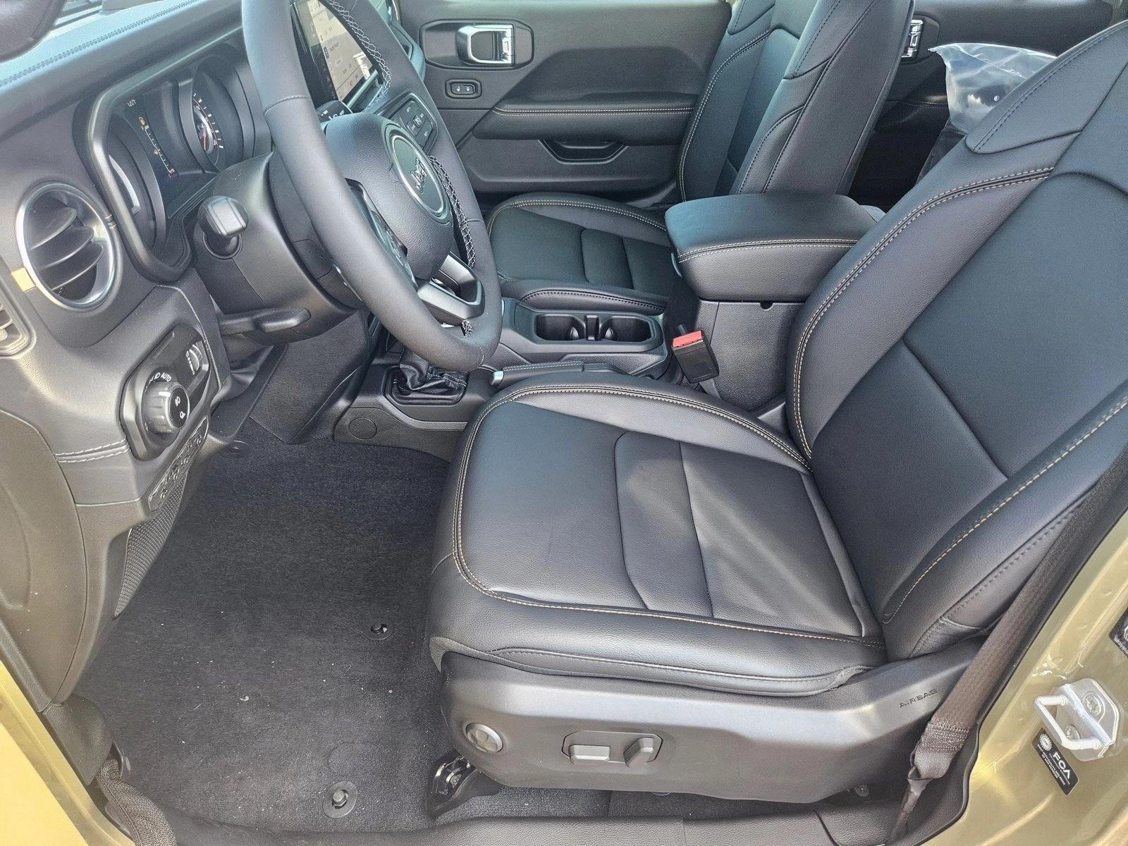 2025 Jeep Gladiator Sport photo 3