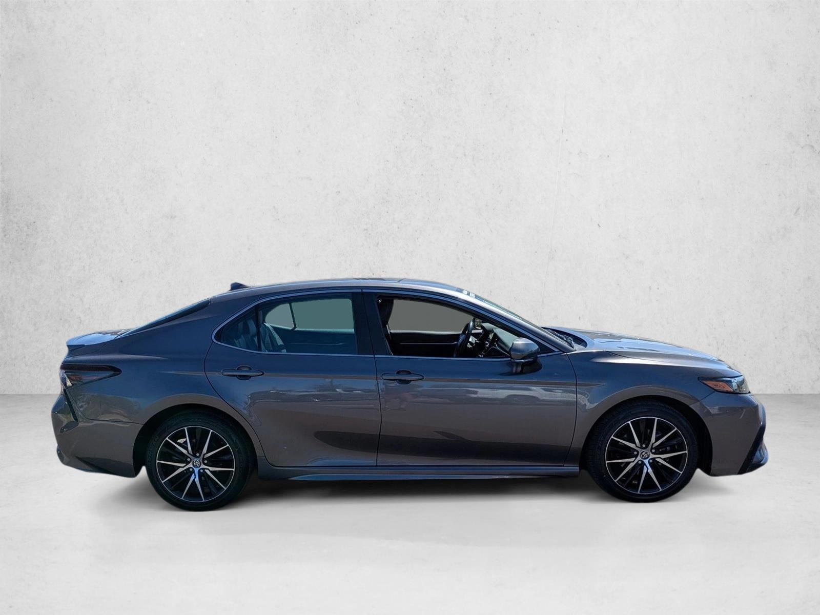 2024 Toyota Camry SE photo 4