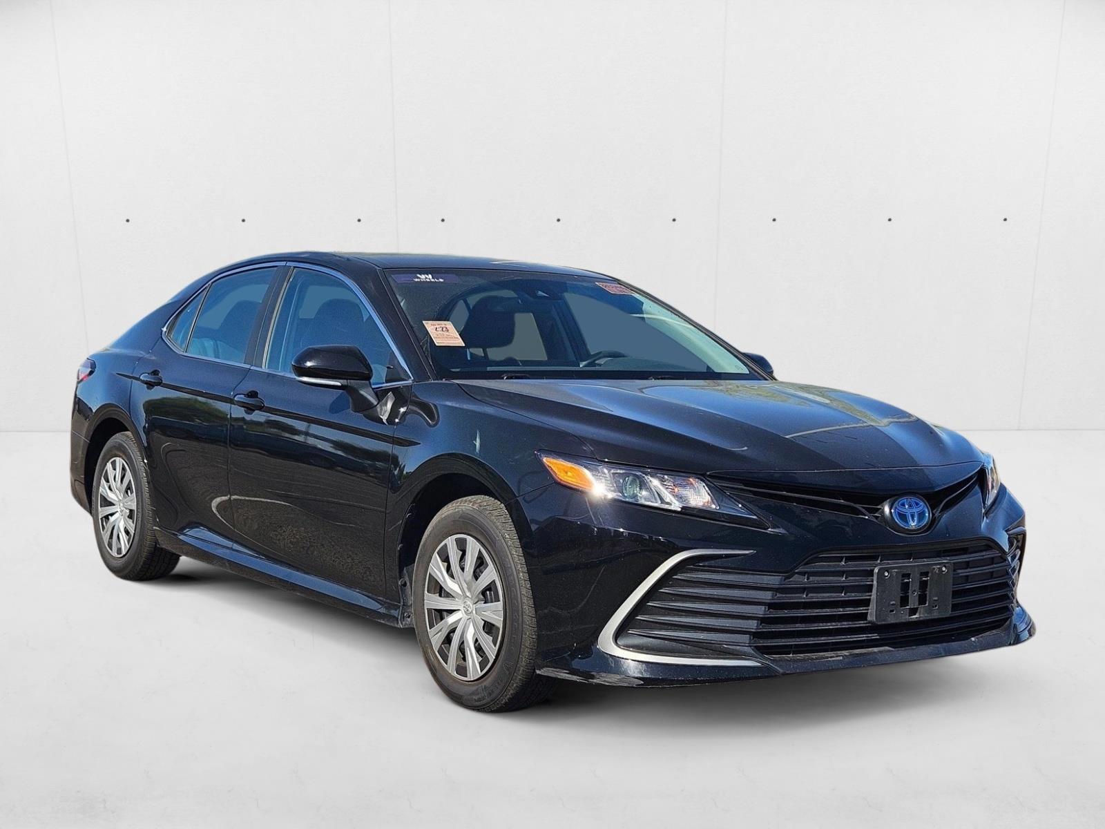 2023 Toyota Camry Hybrid LE photo 3