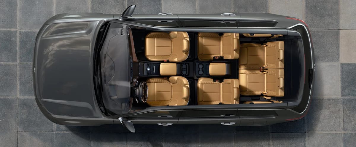 six passenger with console Jeep Grand Cherokee L interior