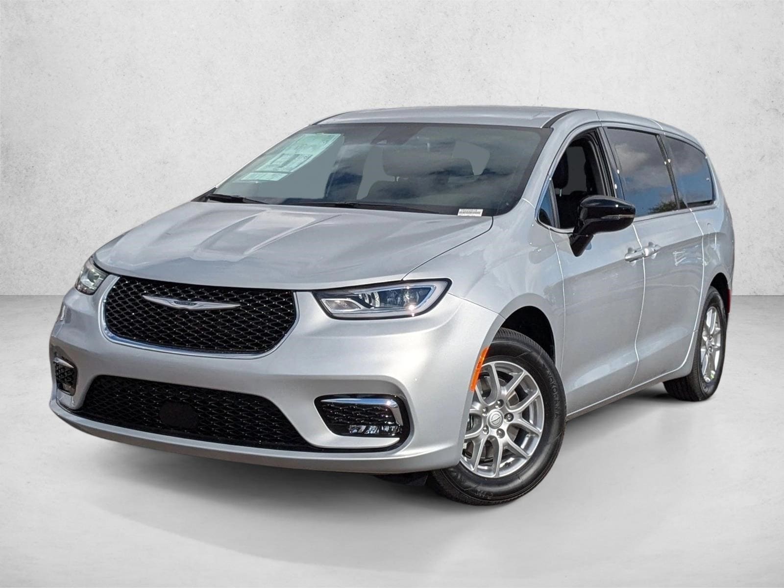 2026 Chrysler Pacifica Select's photo