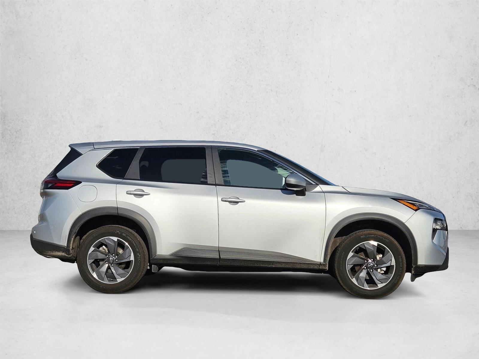 2024 Nissan Rogue SV photo 4