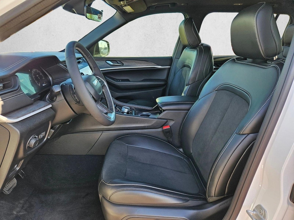 New 2026 Jeep Grand Cherokee L Laredo Altitude SUV