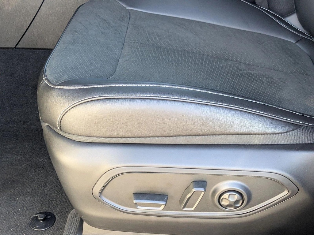 New 2026 Jeep Grand Cherokee Laredo Altitude SUV