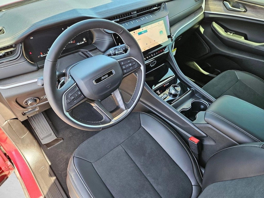 New 2026 Jeep Grand Cherokee Laredo Altitude SUV