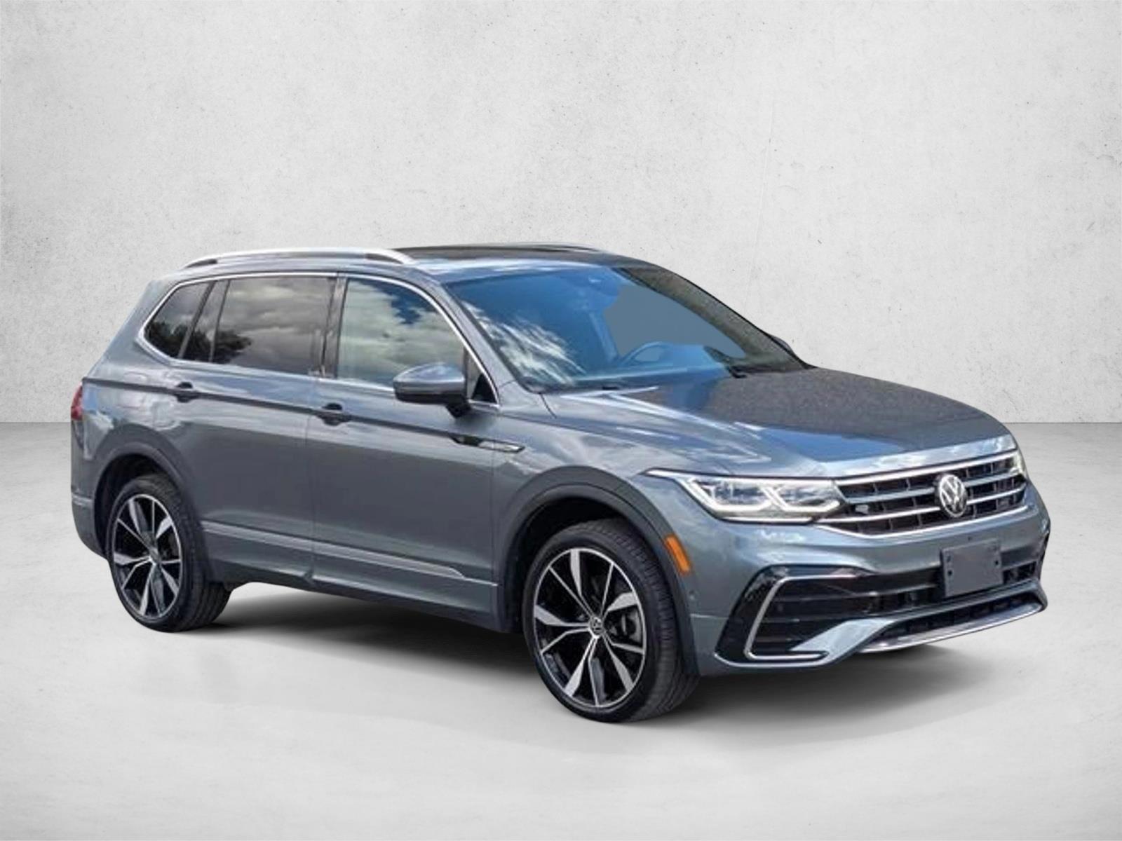 2022 Volkswagen Tiguan SEL Premium R-Line photo 3