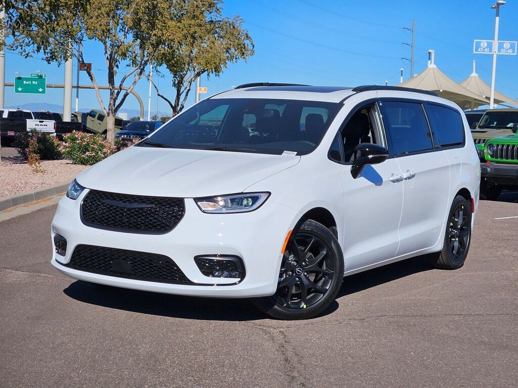 New 2026 Chrysler Pacifica Limited Van Passenger Van