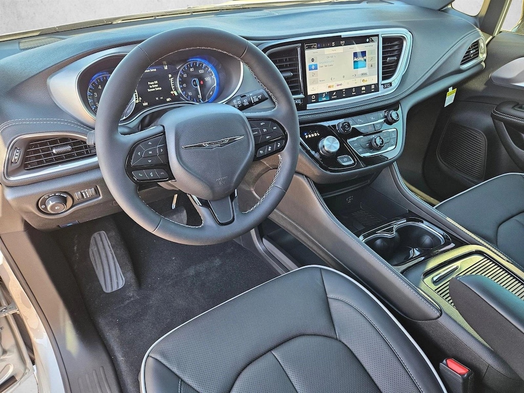 New 2026 Chrysler Pacifica Limited Van Passenger Van