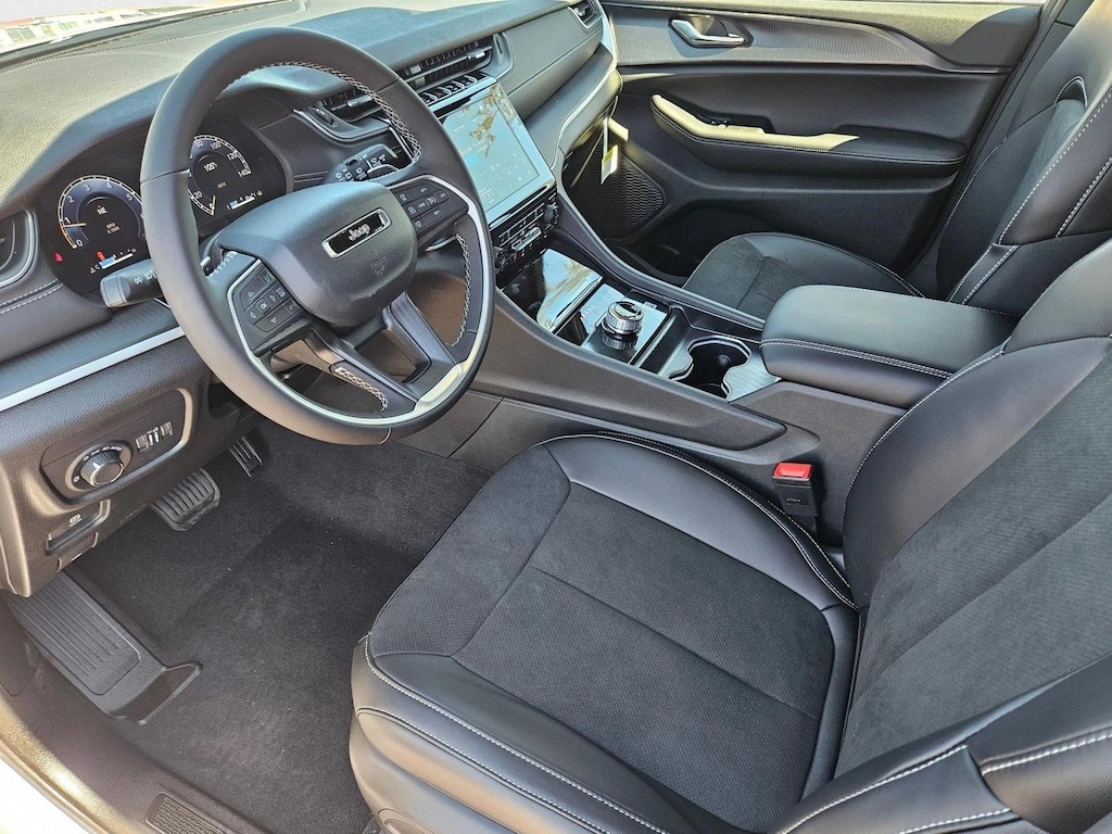 New 2025 Jeep Grand Cherokee Altitude X SUV