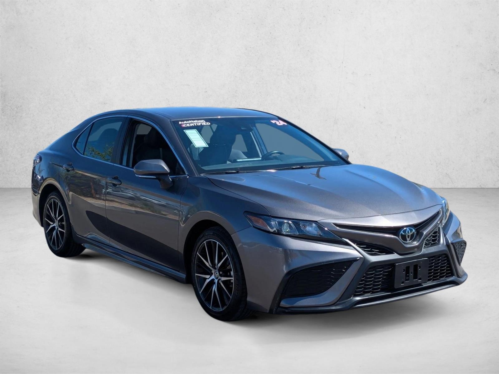 2024 Toyota Camry SE photo 3
