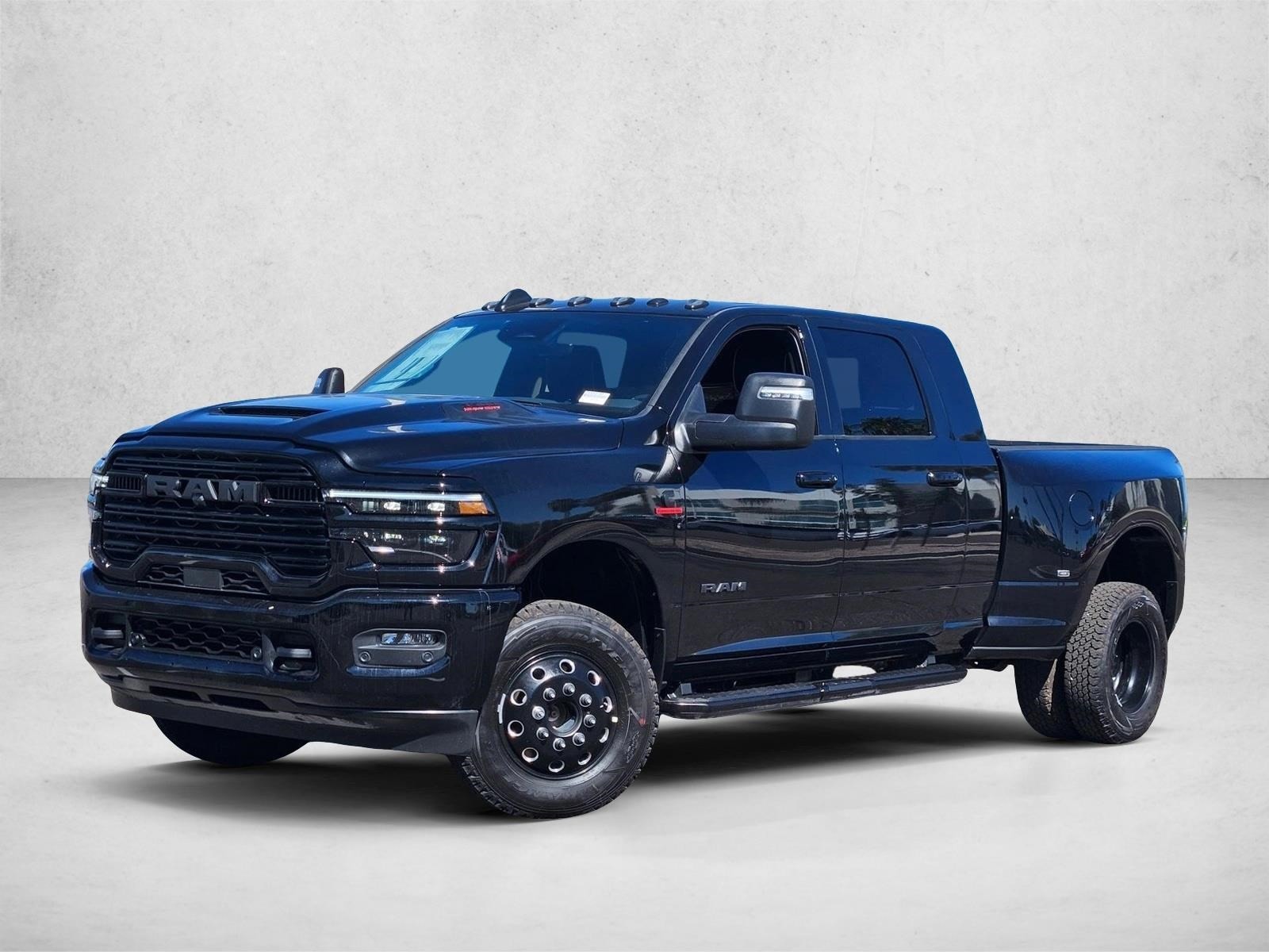 2026 RAM Ram 3500 Pickup Laramie's photo